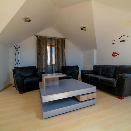 Villa Etiquette Ντέβα Εξωτερικό φωτογραφία